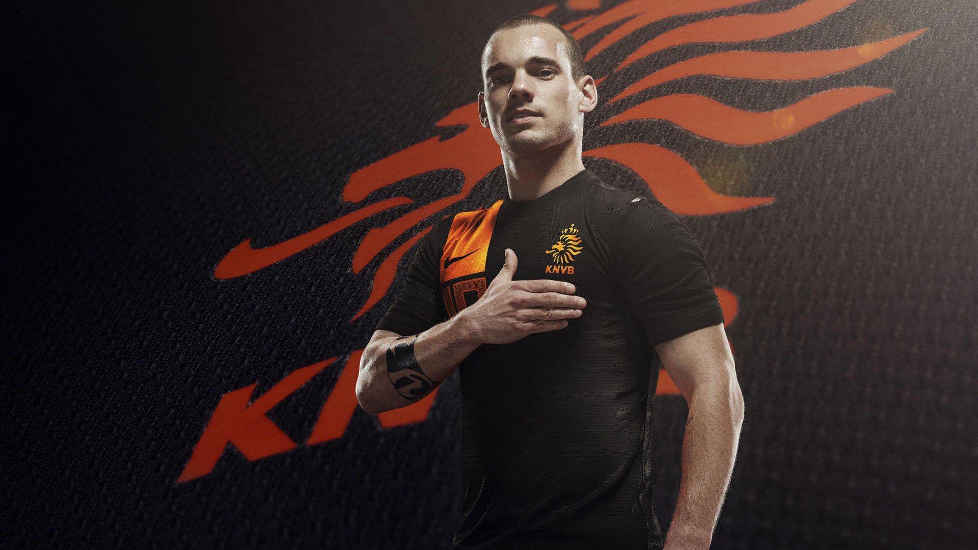 热刺更衣室震撼一幕！韩媒曝比苏马因孙兴慜转会泪洒训练场，紧急召集全队列队致敬队长