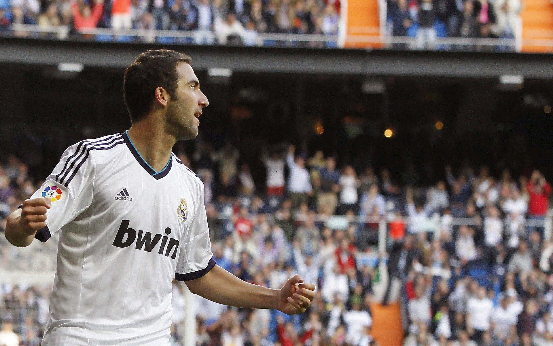 都体曝费内巴切锁定先租后买目标,穆里尼奥或亲自出马促成关键转会